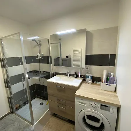 Superbe 3 Pieces Avec Vue Apartment